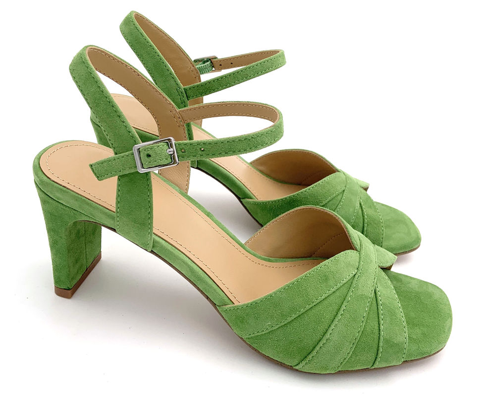 Strappy Style Frauen High Heel Sandalen mit schwarzer weißer roter Farbe