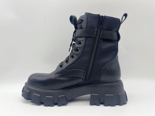 Schnürsenkel Damen-Plattform-Schuhe Schwarz-Weiß-Farbe Für Gelegenheits-Party-Tragen