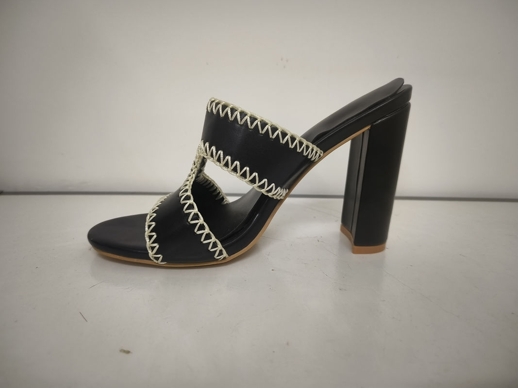 Dauerhafte Lederverkleidung Frauen Pump Heels Chunky Typ ISO9001