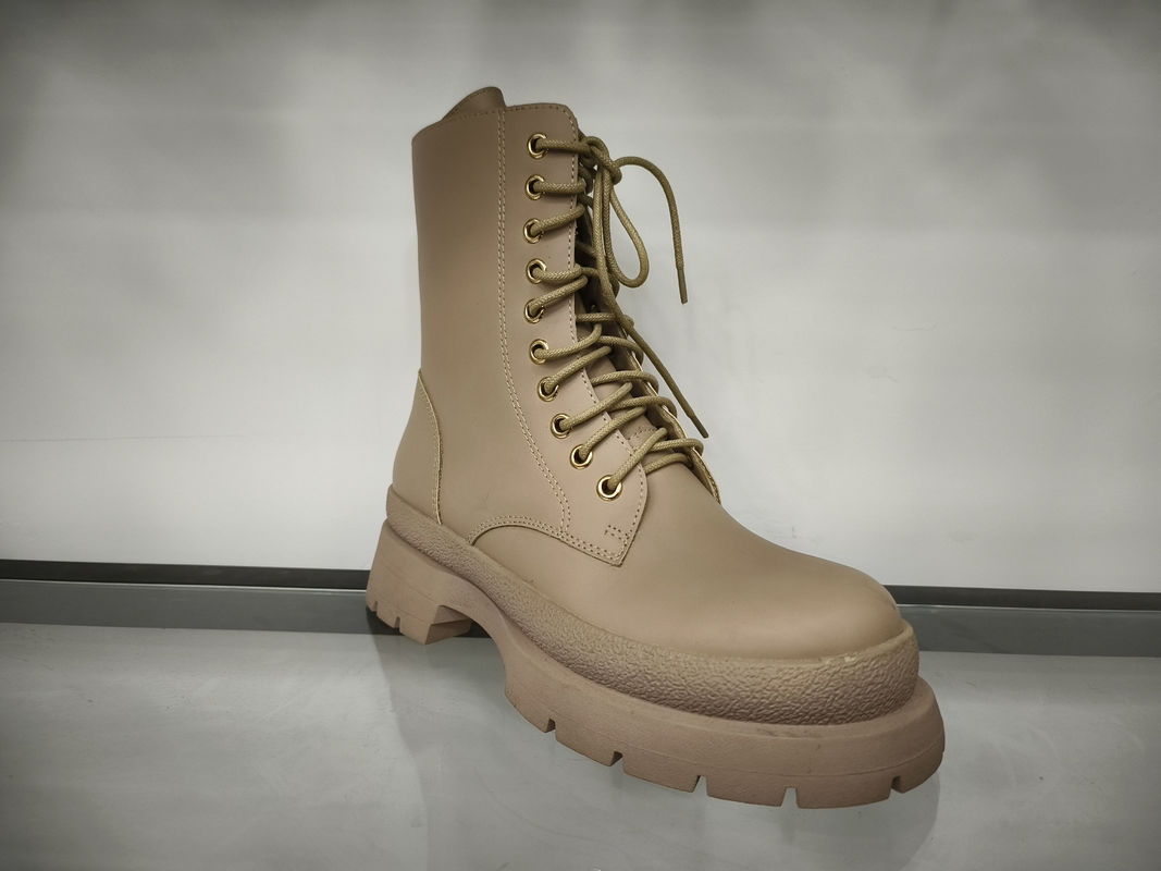Synthetische Stiefel mit hohem Absätzen und Gummisohlen für stilvolle Damen