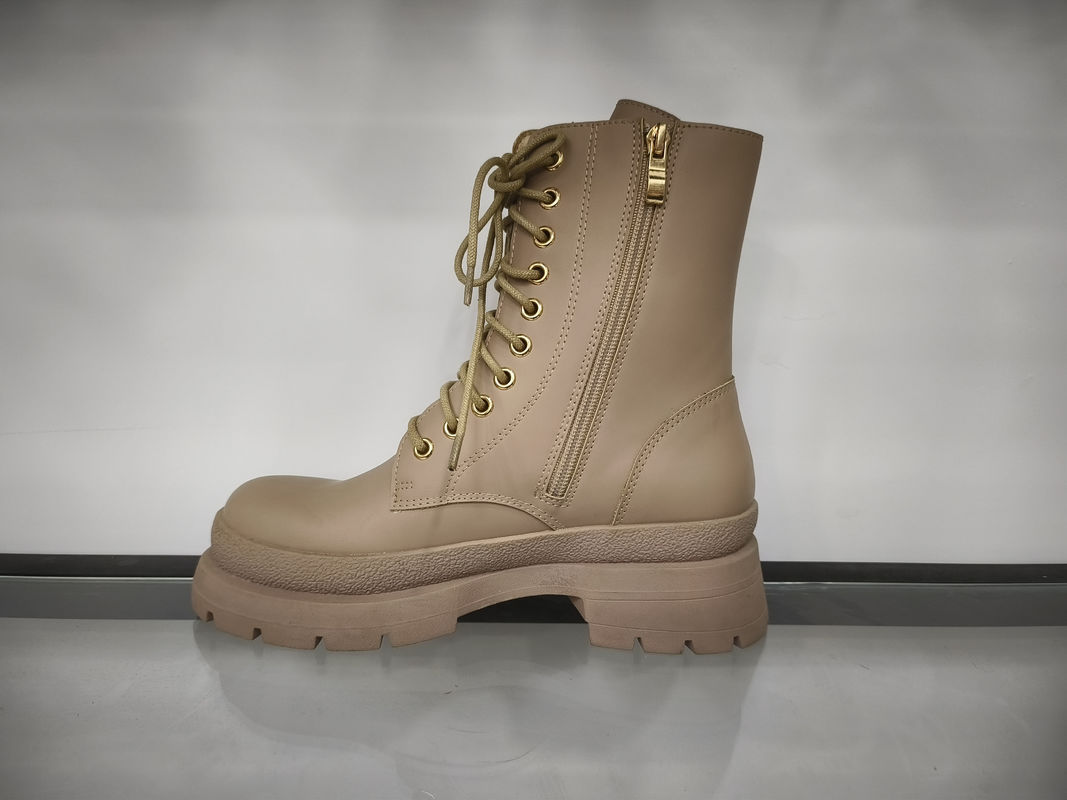 Synthetische Stiefel mit hohem Absätzen und Gummisohlen für stilvolle Damen