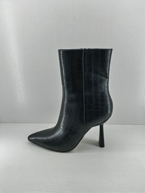 Kautschuk-Außensohle Frauen Schuhe Stiletto-Stiefel für Gelegenheitszeiten Frauen Outfits