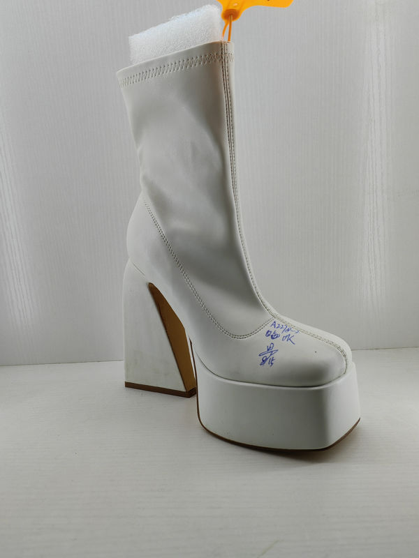 Stylische Damen-Stiefel mit Schließung für den Herbst-Winter