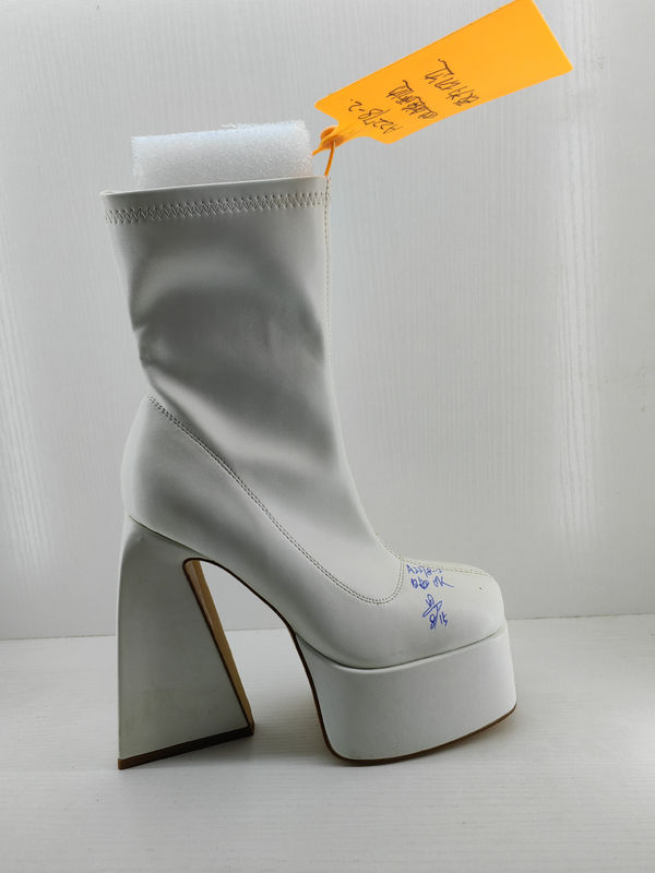 Stylische Damen-Stiefel mit Schließung für den Herbst-Winter